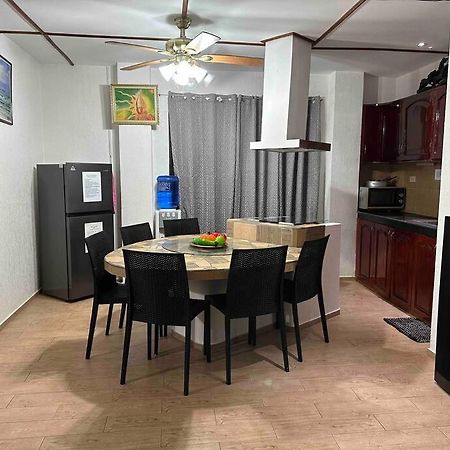 Alona Park Residence - 3 Bedroom Apartment- Alex And Jesa Unit ปางเลา ภายนอก รูปภาพ