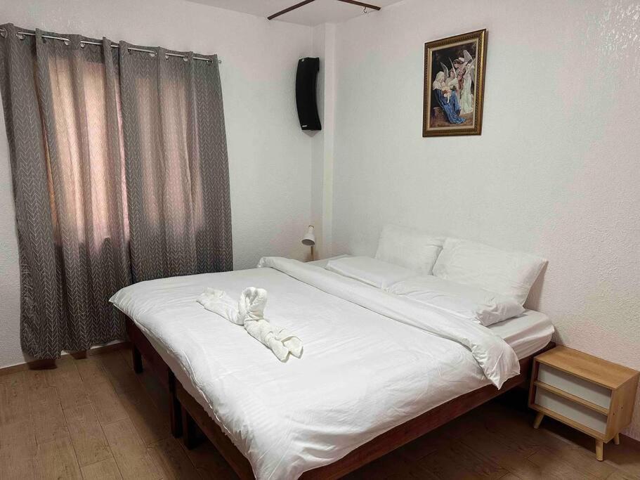 Alona Park Residence - 3 Bedroom Apartment- Alex And Jesa Unit ปางเลา ภายนอก รูปภาพ