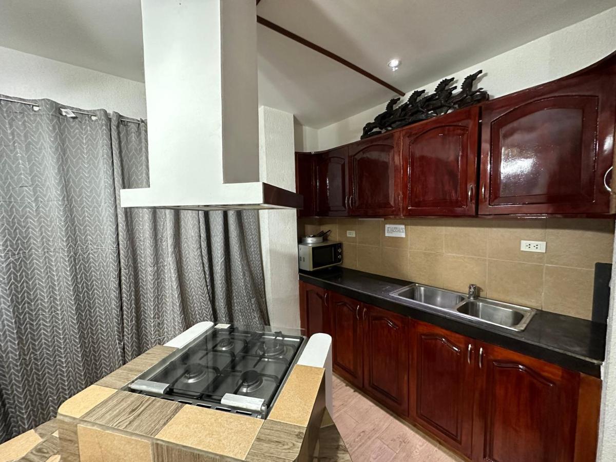 Alona Park Residence - 3 Bedroom Apartment- Alex And Jesa Unit ปางเลา ภายนอก รูปภาพ