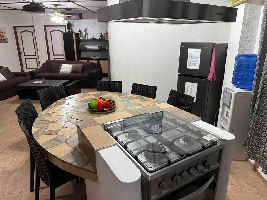 Alona Park Residence - 3 Bedroom Apartment- Alex And Jesa Unit ปางเลา ภายนอก รูปภาพ