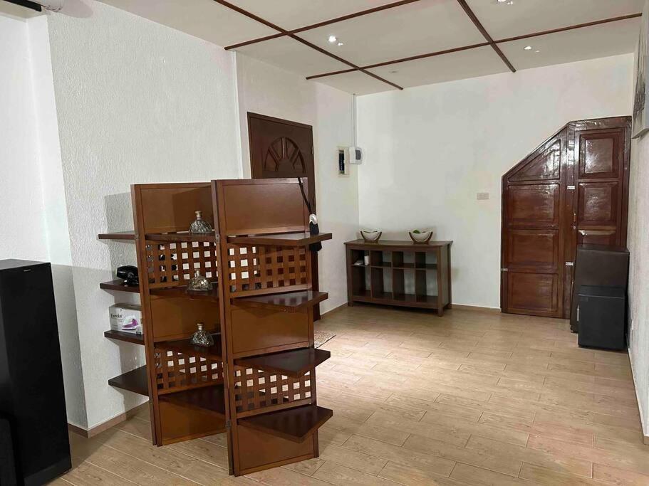 Alona Park Residence - 3 Bedroom Apartment- Alex And Jesa Unit ปางเลา ภายนอก รูปภาพ
